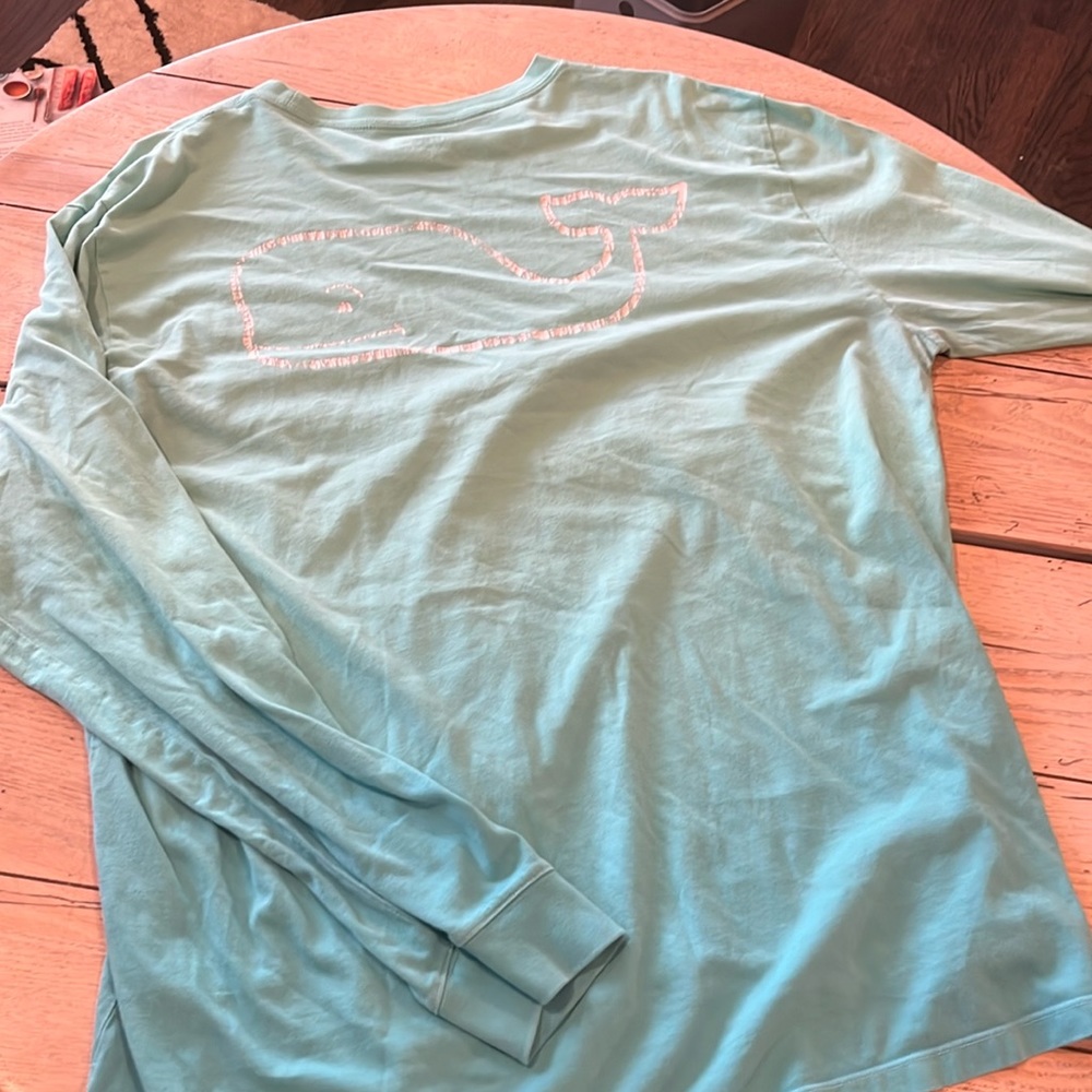 XL women’s long sleeve green/blue ombré vineyard vines shirt. With front pocket!